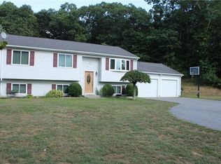 16 Emily Ln, Warwick, RI 02886