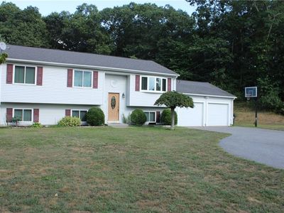 16 Emily Ln, Warwick, RI, 02886