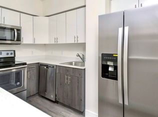 7700 NW 6th St #319, Miami, FL 33126