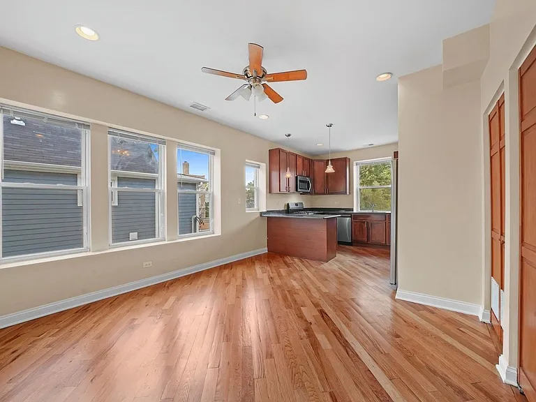 7211 N Damen Ave #2 — Photo 10