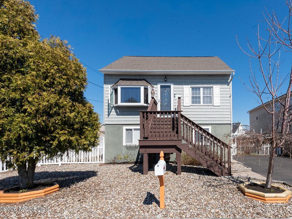1st image of 623 Beachwood Avenue