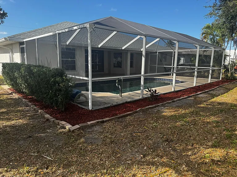 703 SW Santa Barbara Pl — Photo 12