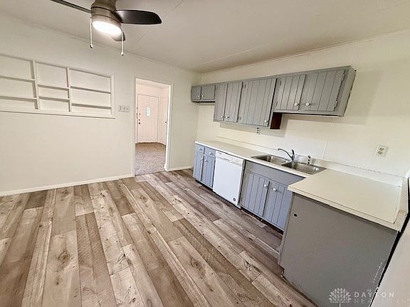 5th image of 218 Lyndhurst Dr