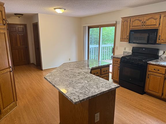 3rd image of 12193 Lily St NW