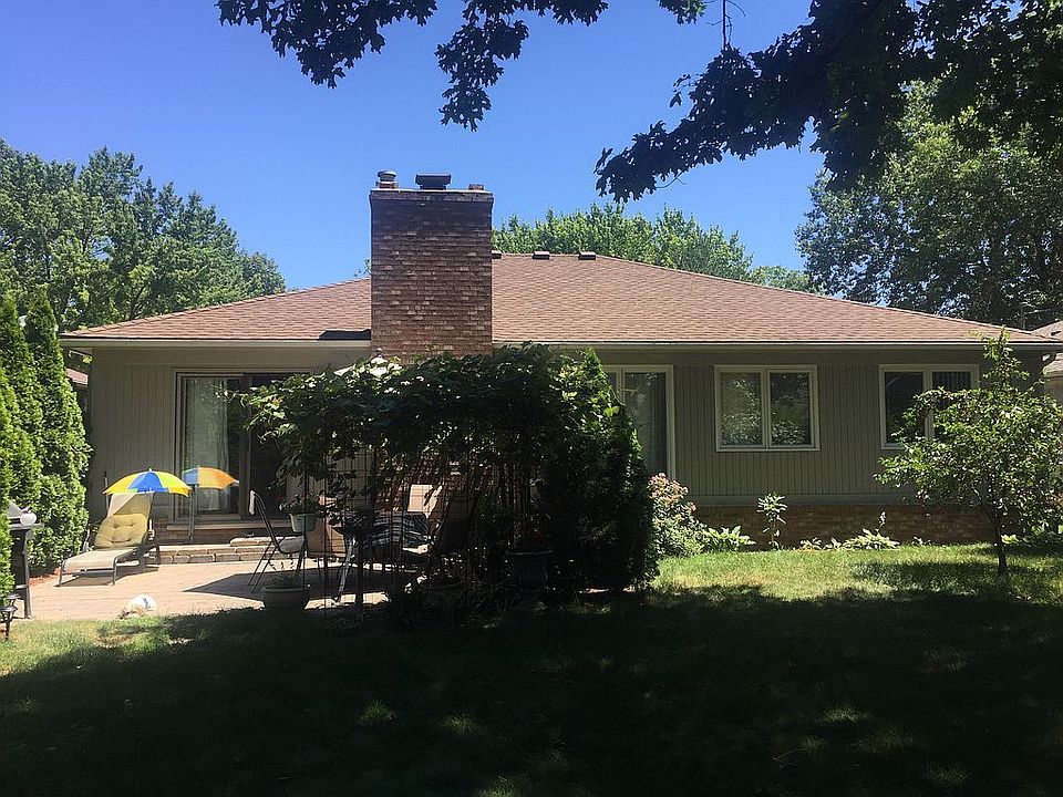 2nd image of 27255 Warner Ave