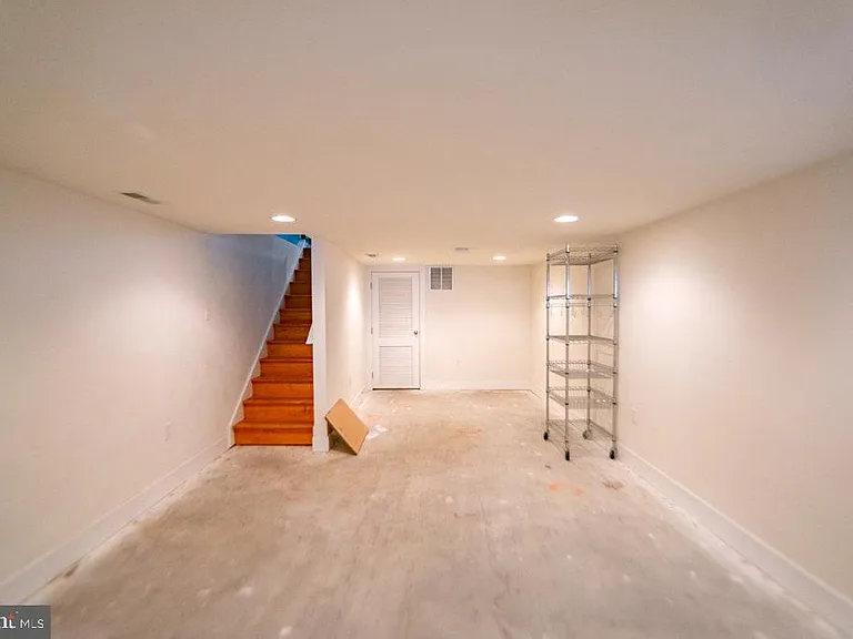2147 Ellsworth St — Photo 20