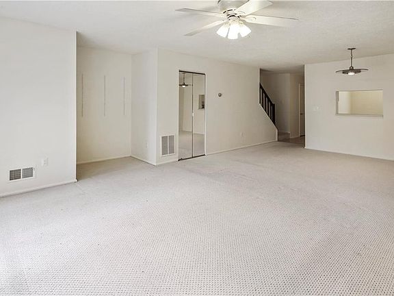 3rd image of 287 Bromley Pl #287