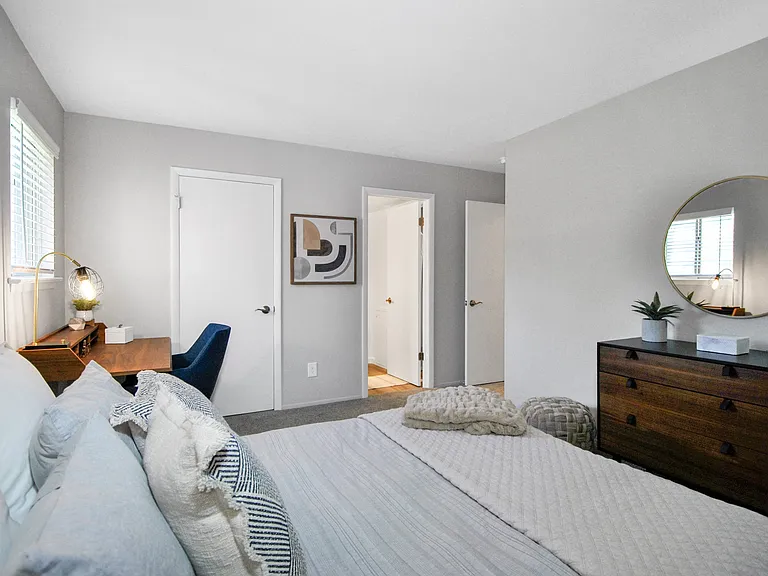The Maxwell Apartments — Photo 25