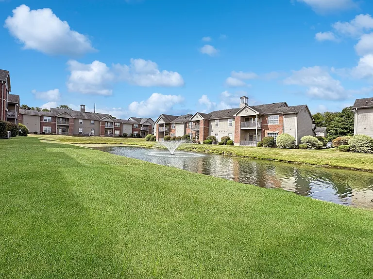 Beaver Creek Apartments Lake Front View