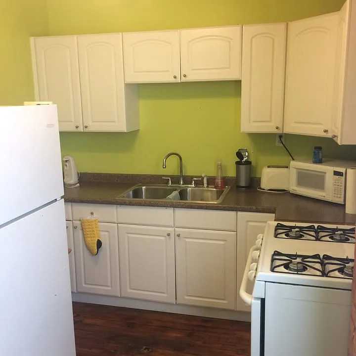 831 Collins Ave #2