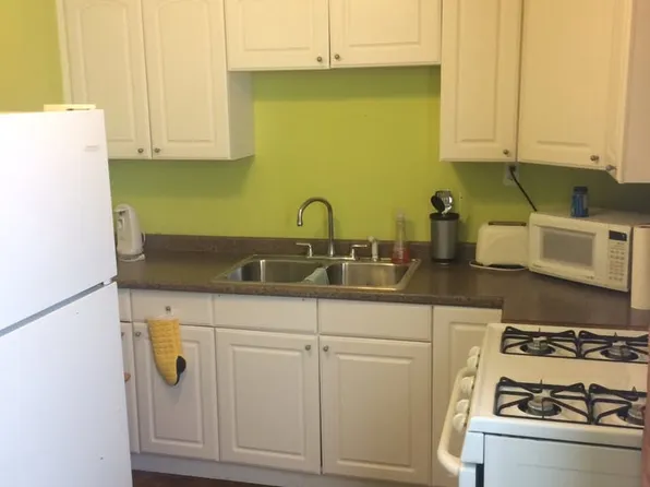 831 Collins Ave Floor 2, Pittsburgh, PA 15206