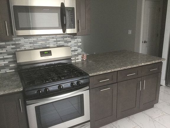 3rd image of 16235 Plymouth Dr