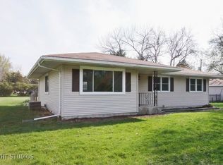 5815 Peart Rd, Morris, IL 60450