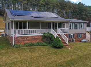 182 Bruckies Trl, Pilot Mountain, NC 27041