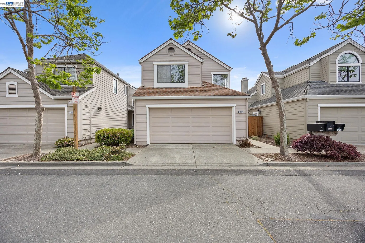 1068 Foster St photo 1