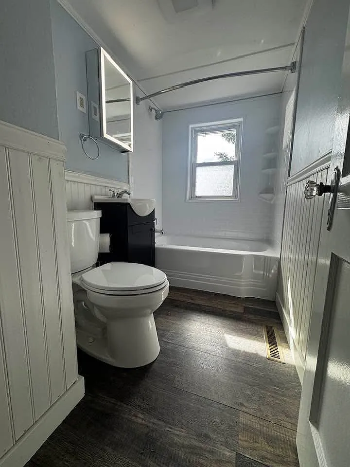 2 bed, 1000 sqft, $2,700 — Photo 3