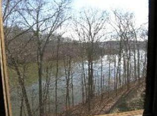 9613 S Harbour Pointe Dr #64, Bloomington, IN