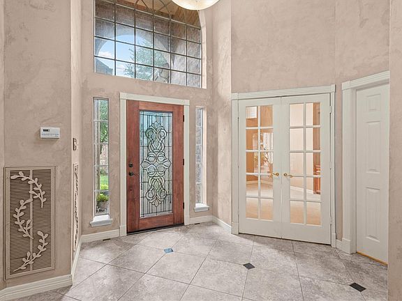 3rd image of 5038 Huntwick Parc Ct