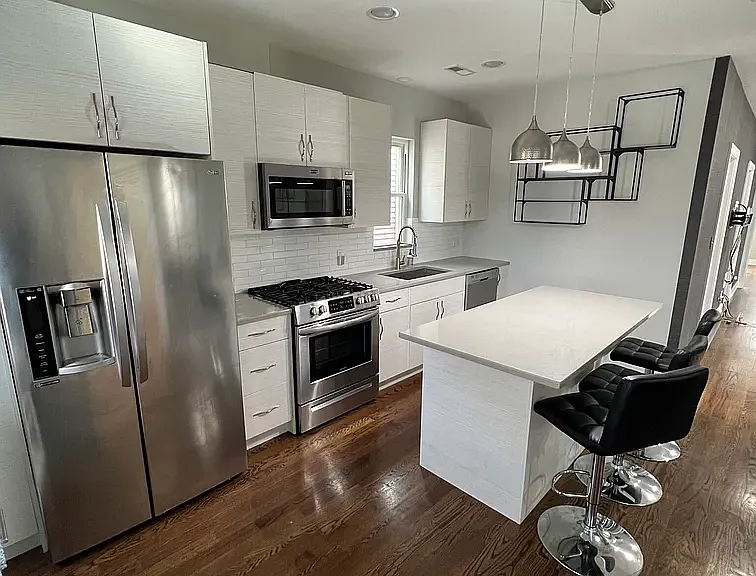 3054 N Spaulding Ave #2 — Photo 3