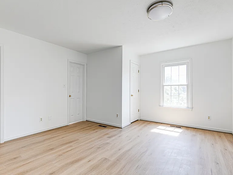 7826 Fitzgerald Ct — Photo 33