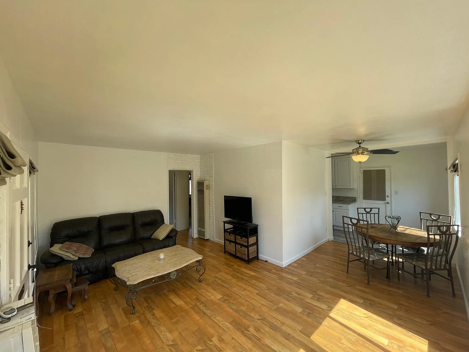 2 bed, 897 sqft, $2,975 — Photo 2