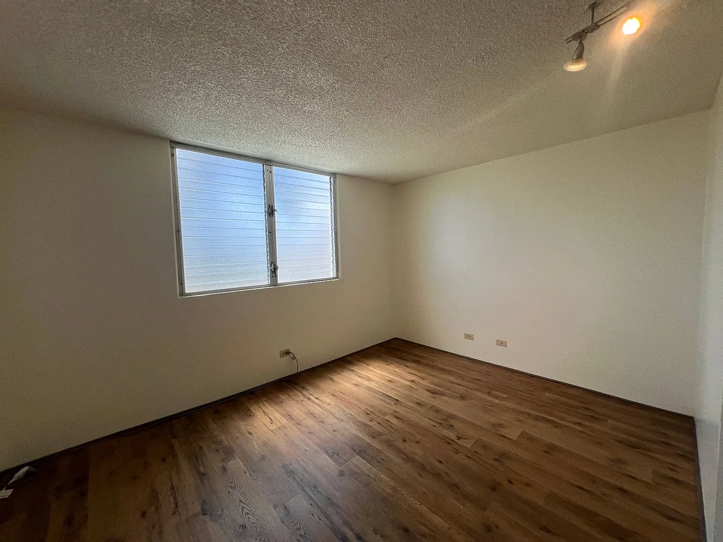 2-Bedroom, 2-Bath Condo for Rent at Surfview — Photo 4