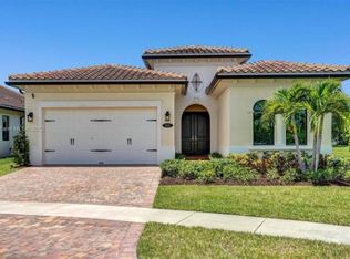 902 SW 113th Way, Pembroke Pines, FL 33025