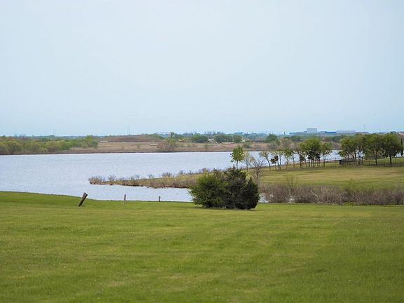 3rd image of 625 Alcove Dr