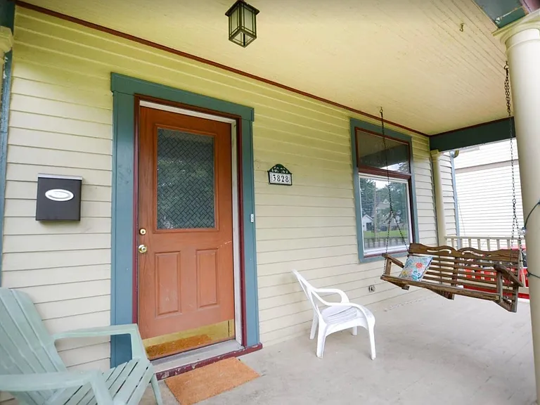 3828 Regent Ave — Photo 2