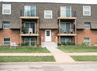 1119 Elizabeth Ct APT 1, Crest Hill, IL 60403
