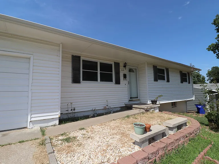 510 Maple St — Photo 2