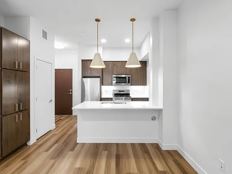 Rivergate Apartments — Photo 48