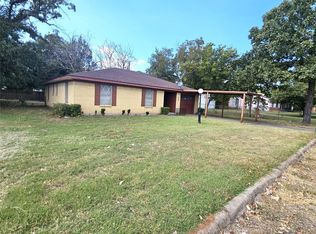 606 S Brazos St, Whitney, TX 76692