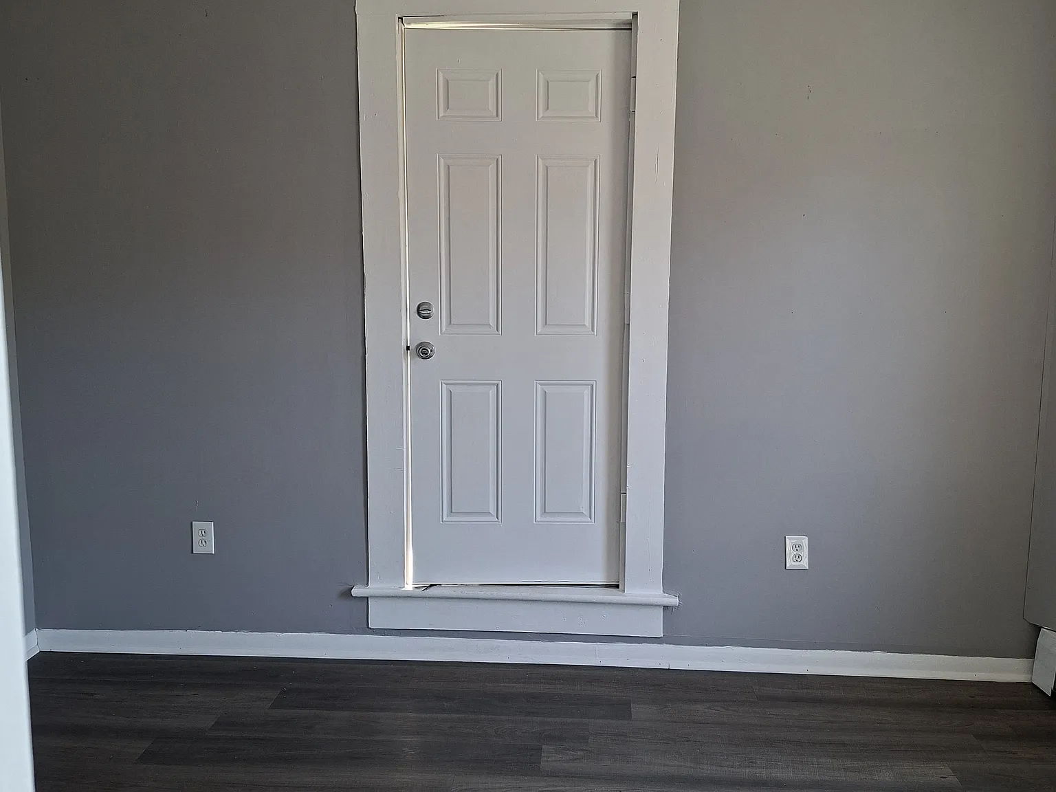 Studio, 700 sqft, $1,200 — Photo 3