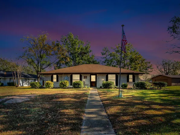 310 Rash Ln, Terrell, TX 75160