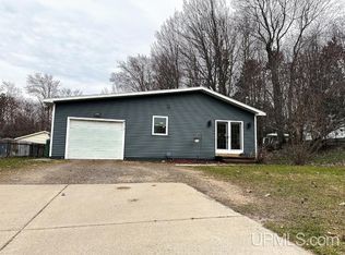 819 Clark St, Marquette, MI 49855