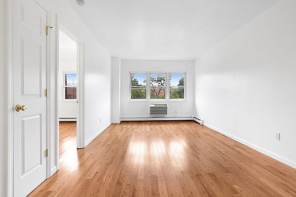1st image of 5806 31st Ave #3F