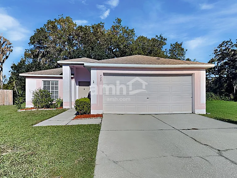 422 Abigail Rd — Photo 1