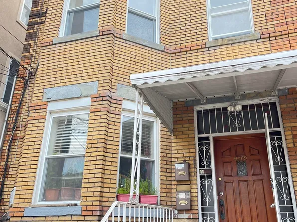 6209 Monroe Pl, West New York, NJ 07093