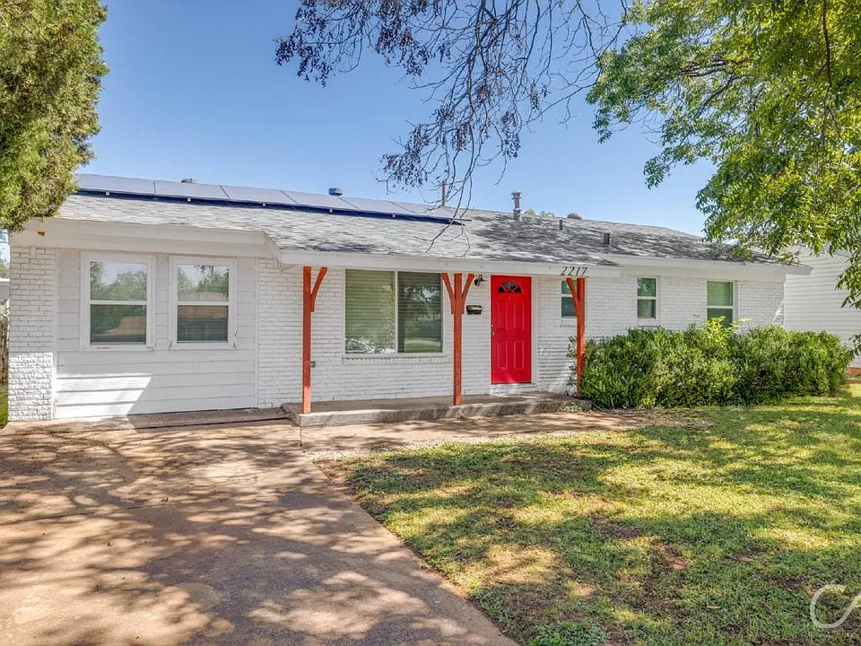 2217 Bel Air Dr