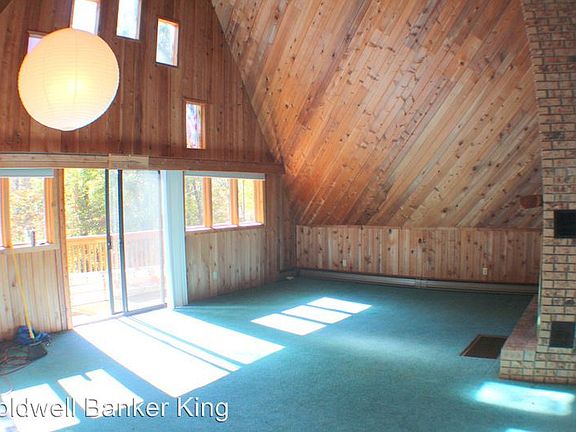 3rd image of 111 Fiddlers Green Ln