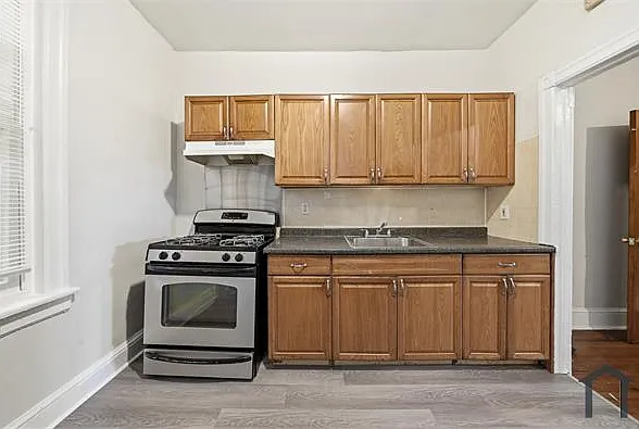 125 E Hortter St — Photo 9
