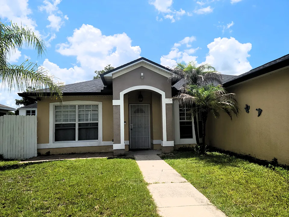 106 Nassau Pl