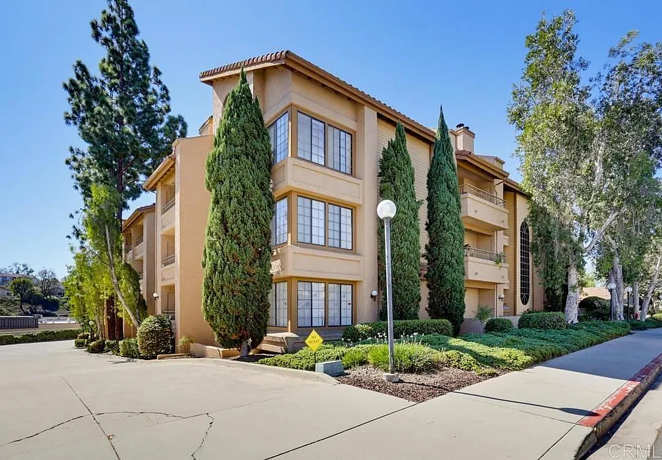 5649 Lake Park Way #302