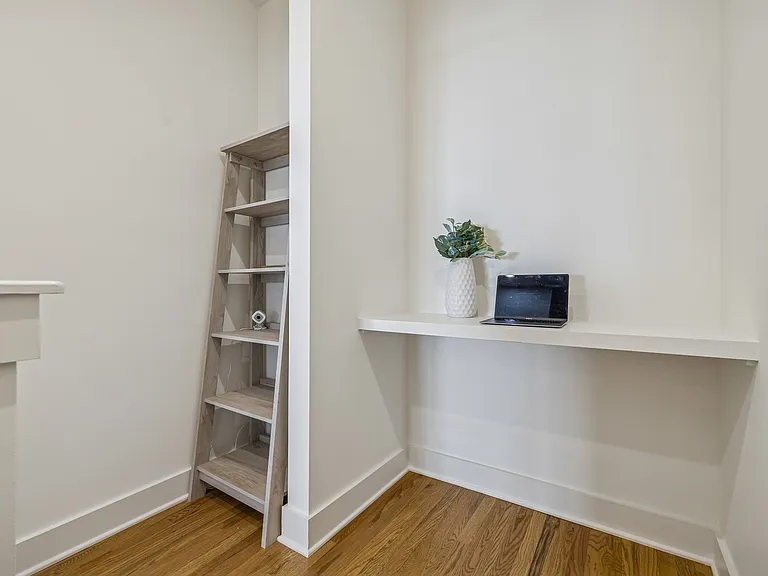 100 Thompson Ln #6 — Photo 22