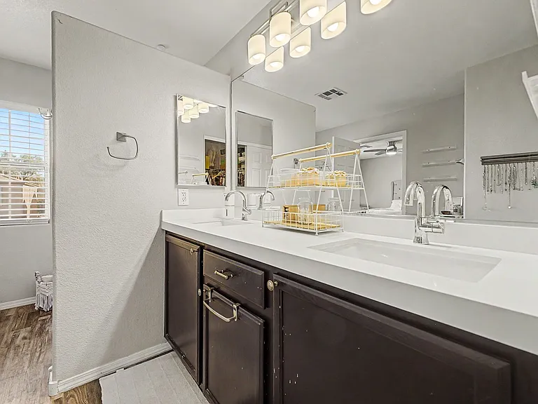 10540 Blanca Peak Ave — Photo 15