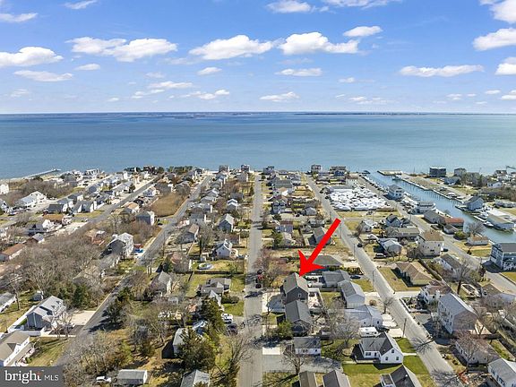 5th image of 86 Adriatic Ave