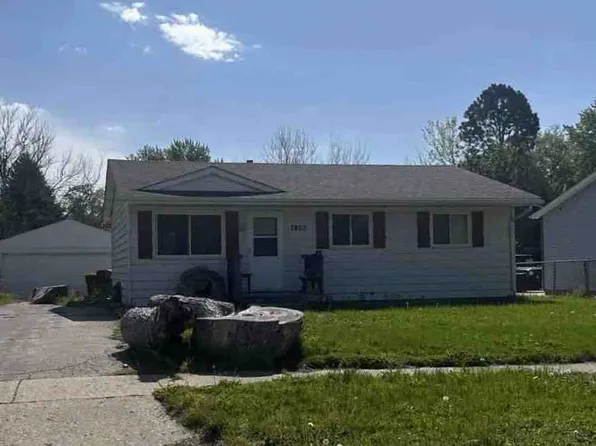 7823 Venus St, Loves Park, IL 61111