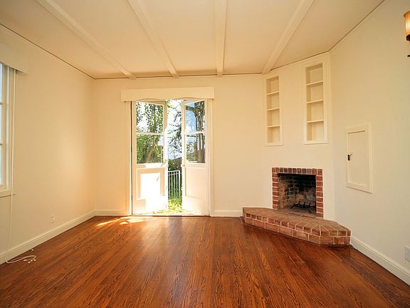 4th image of 239 Castenada Ave
