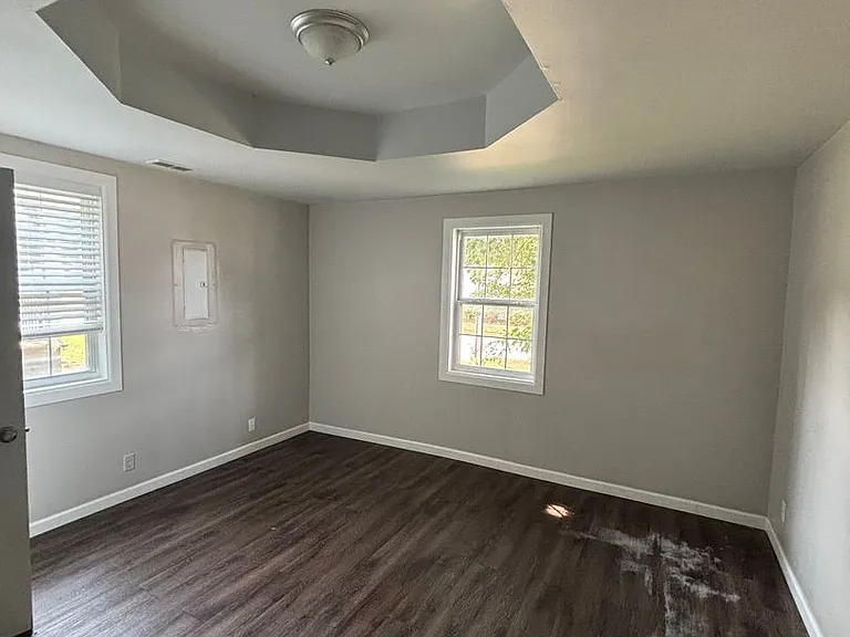 645 W Webster St — Photo 9